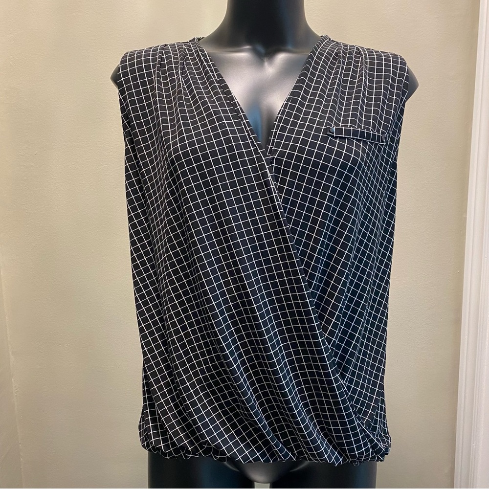 Sleeveless Grid Wrap Top Size M Faux Wrap Front Pleating Black and White Check